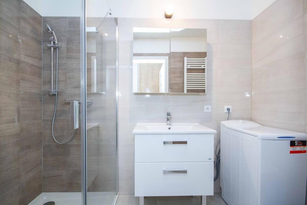 Apartment In Bratislava With Free Parking Exterior photo