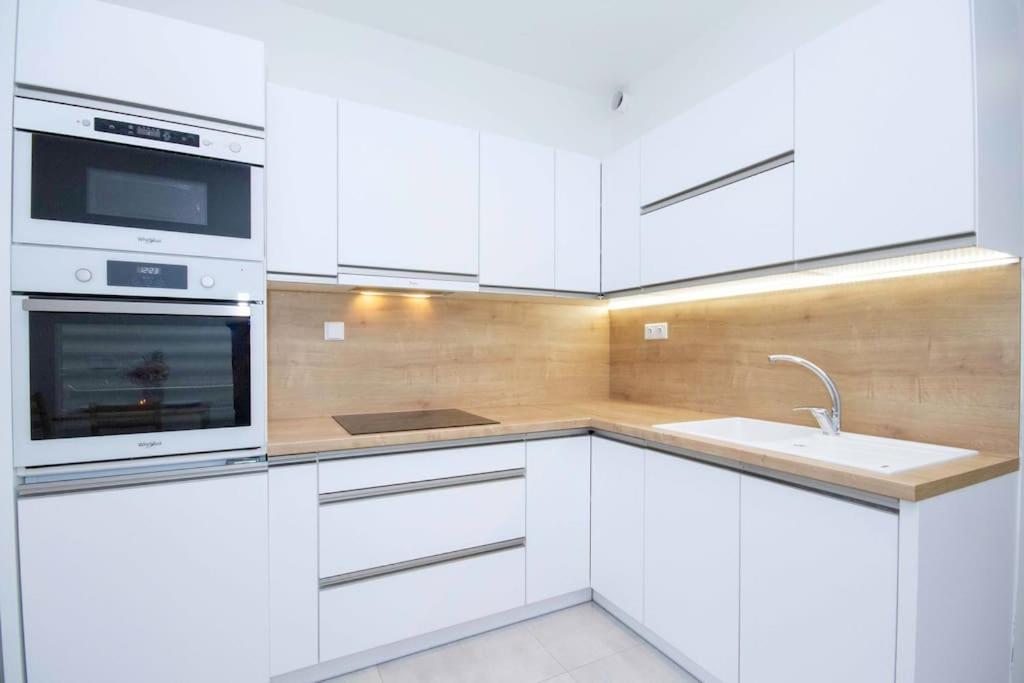 Apartment In Bratislava With Free Parking Exterior photo